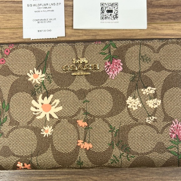 COACH Signature Wildflower Long Zip Around Detachable Strap Wristlet Wallet NWT - Picture 3 of 14